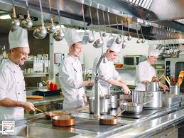 Exploring the Art of Gastronomy: Elevate Your Skills with Culinary Courses