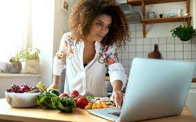 Mastering Culinary Skills Through Online Chef Classes
