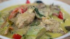 The Art of Crafting Authentic Thai Green Curry Paste